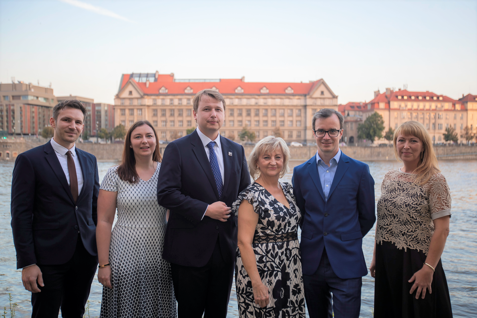 02 – Zleva Štěpán Petrovický, Barbora Pospíšilová, Vladimír Krasula, Marie Brejchová, Tomáš Erbák, Zora Nováková Hrubá